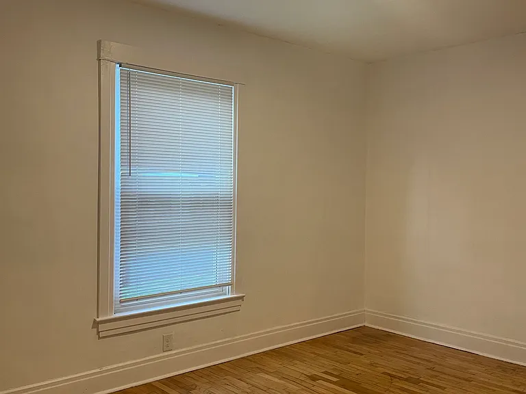 528 Winchester Ave — Photo 5