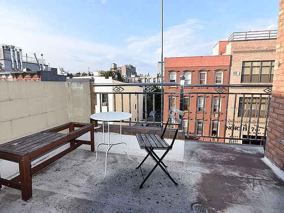 3rd image of 114 N 7th St APT 4R