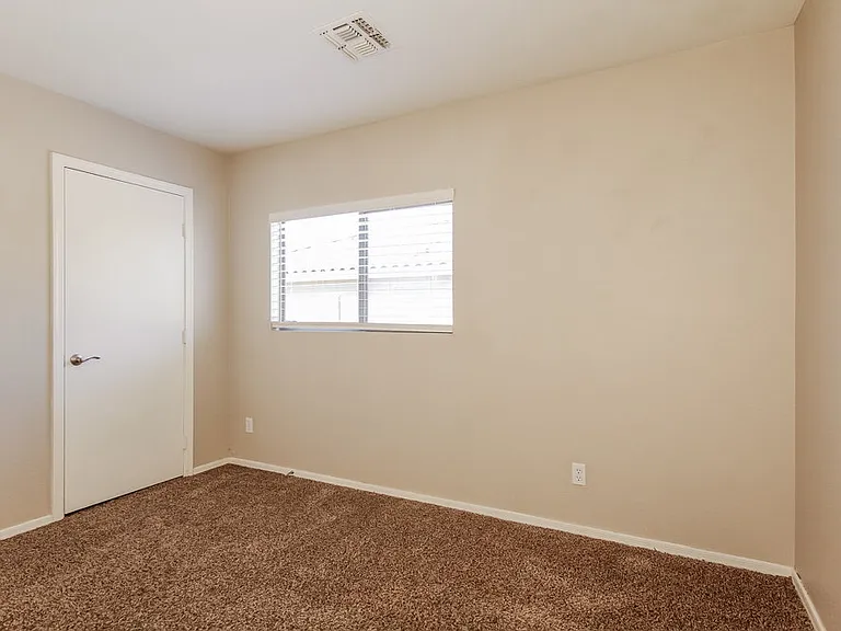 2299 E Peach Tree Dr — Photo 13