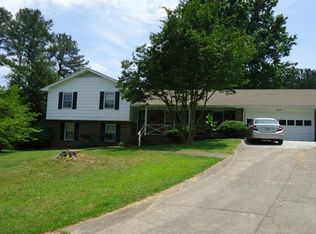 673 Gregg Dr, Lilburn, GA 30047