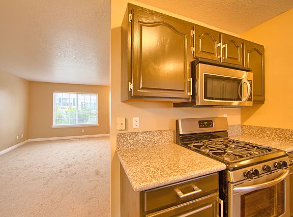 4th image of 8904 NE 15th Ave APT B17