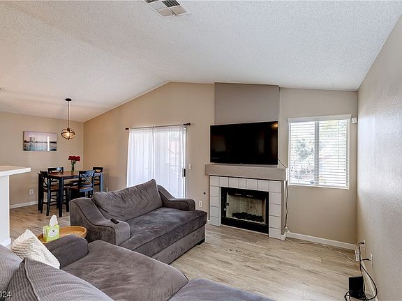 5th image of 556 Yacht Harbor Dr Unit 203