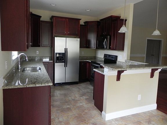 4th image of 203 Gordon Dr