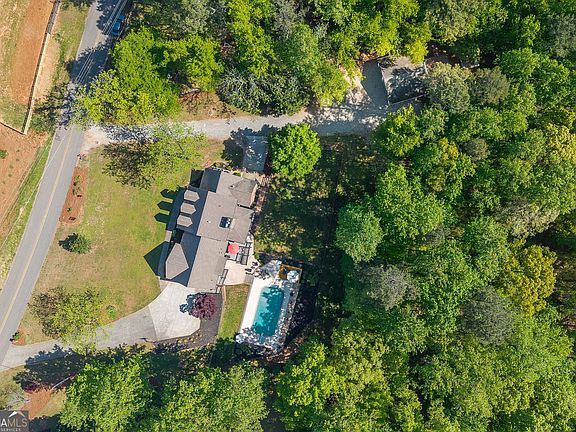 5th image of 1210 Rowe Rd