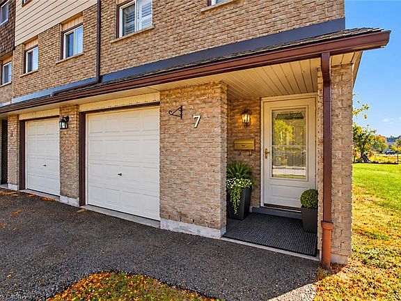 3rd image of 1455 Garth St #7