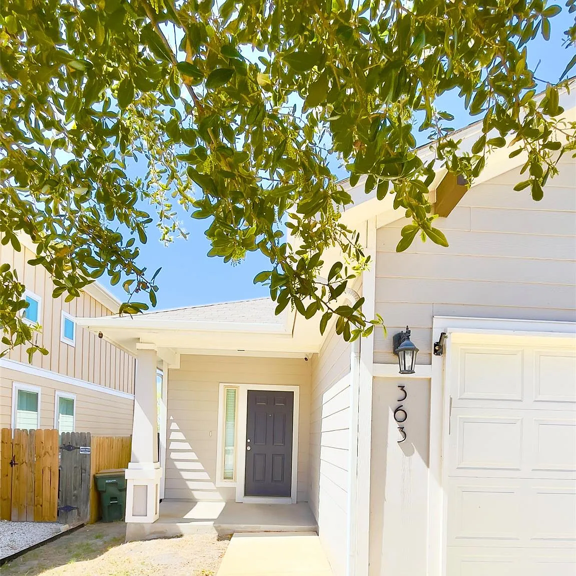 3 bed, 2.0 bath, 1312 sqft, $1,800 — Photo 2