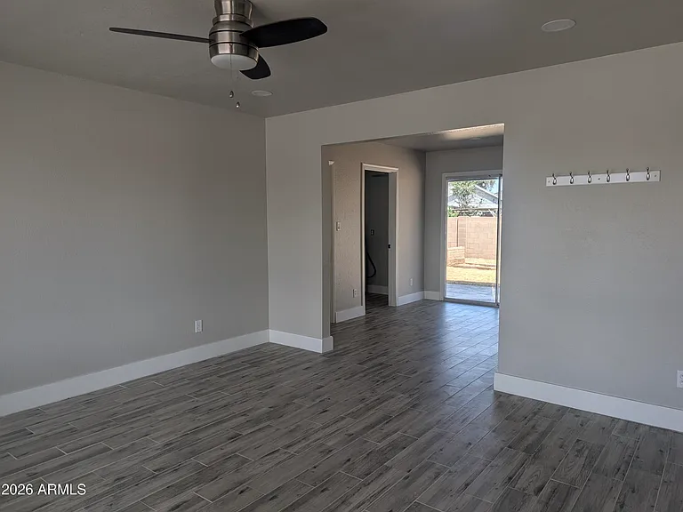 1222 W Auburn Dr — Photo 7