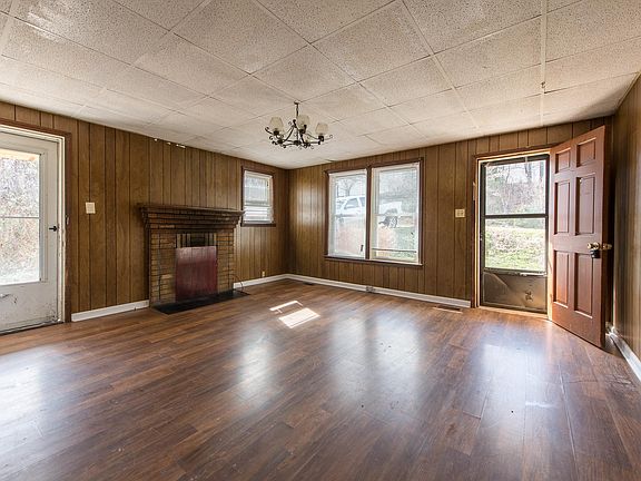3rd image of 130 N West Club Cir