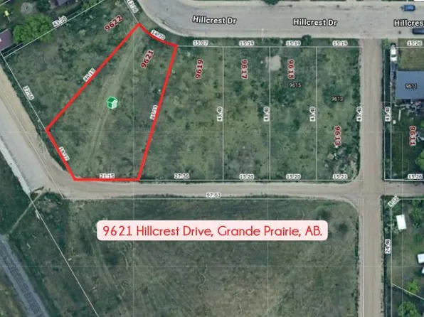 9621 Hillcrest Dr, Grande Prairie, AB T8V 1A6