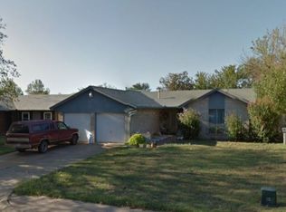 325 Meadow Lake Dr, Edmond, OK 73003
