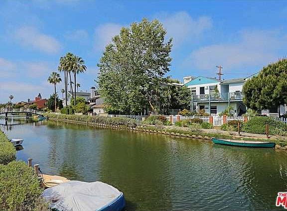 3rd image of 2722 Grand Canal