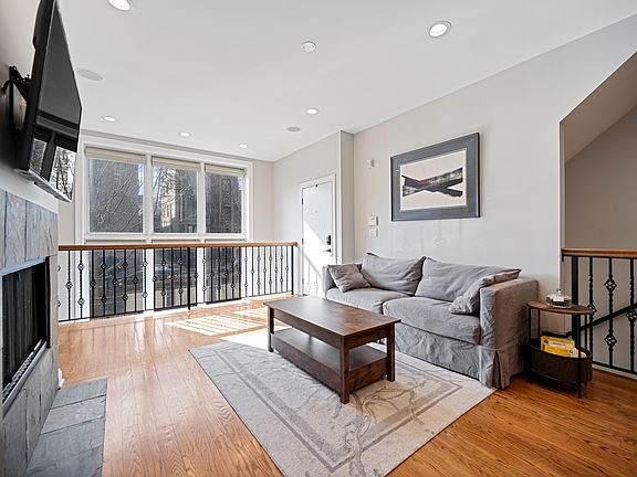 4th image of 849 N Paulina St #1