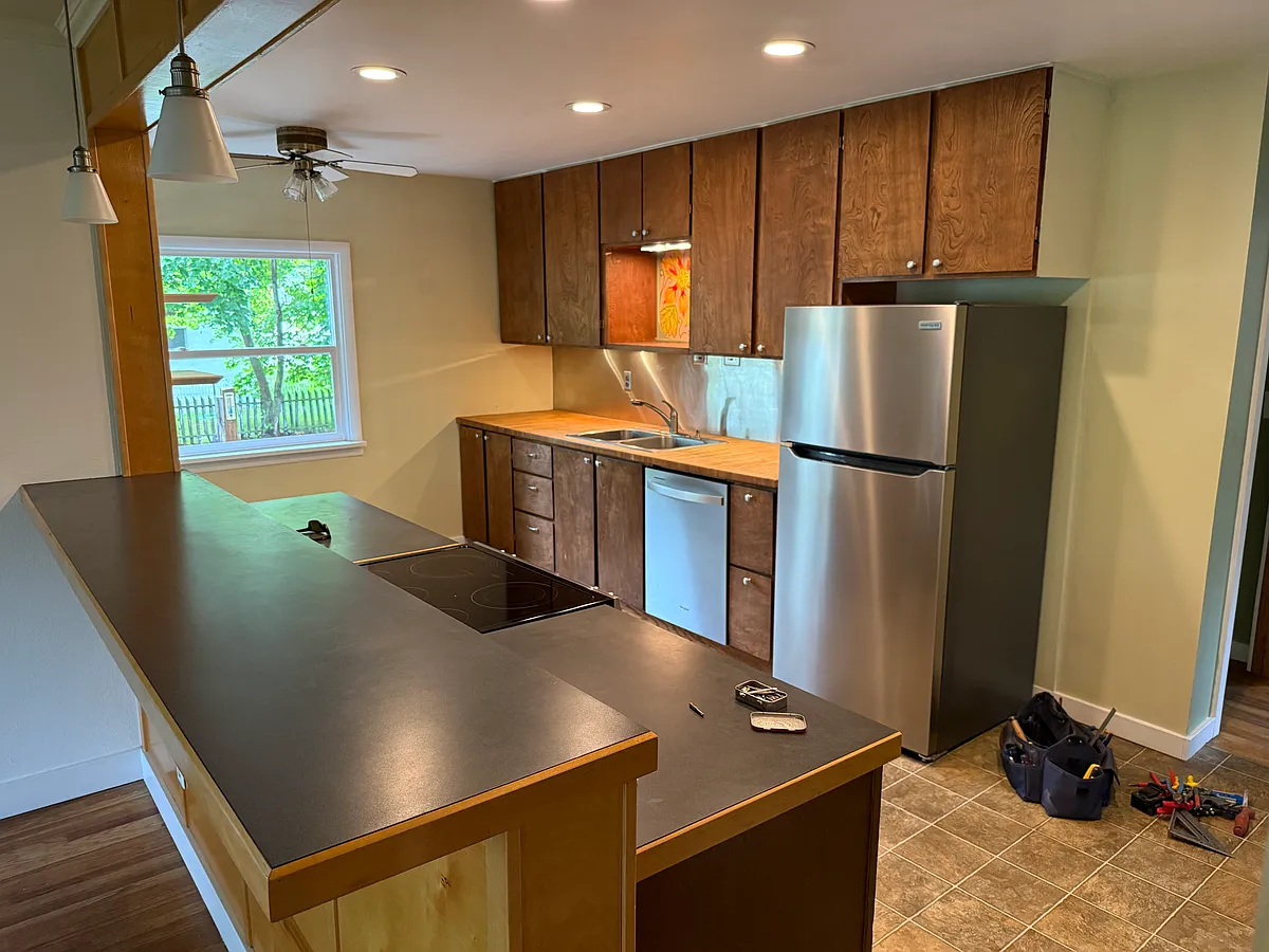 Building Photo - 813 Kern St