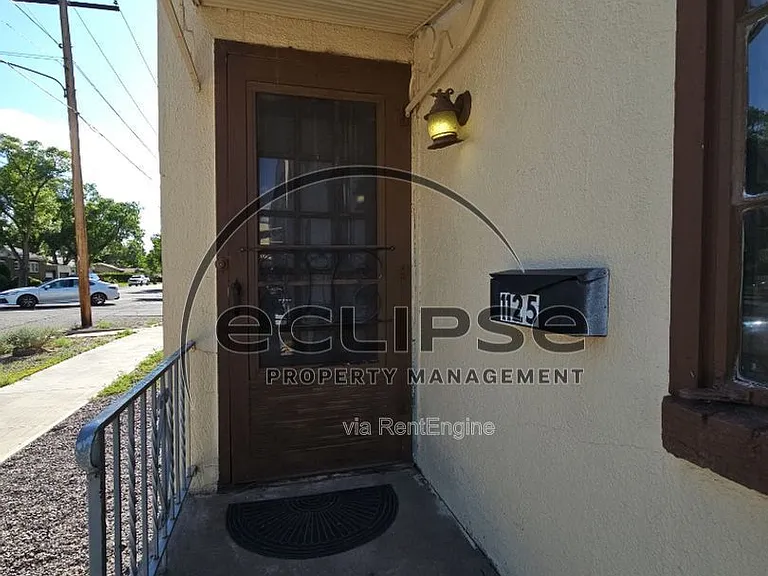 1125 3rd St — Photo 2