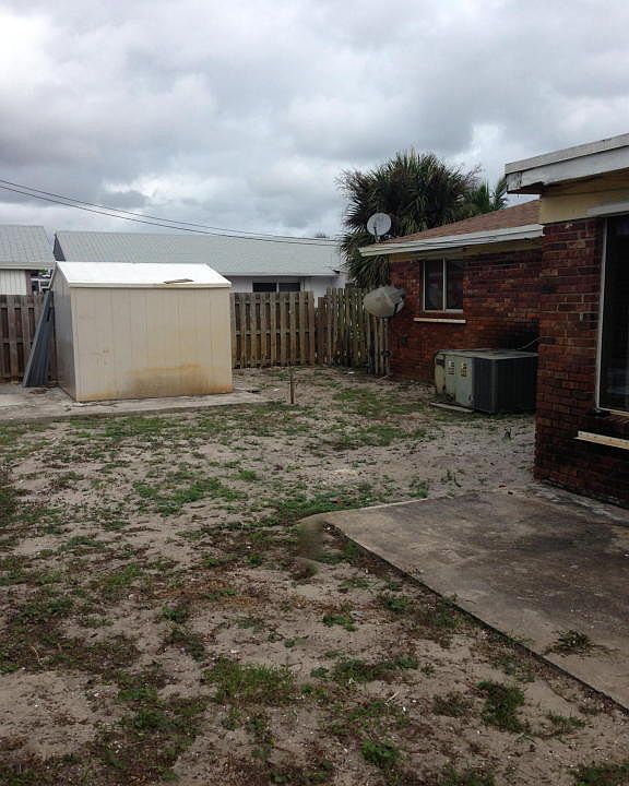 Home For Sale In Lyndon Lanes