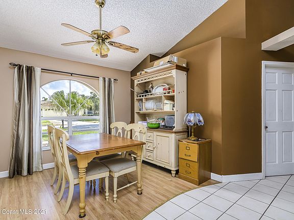 4th image of 3232 Lago Vista Dr