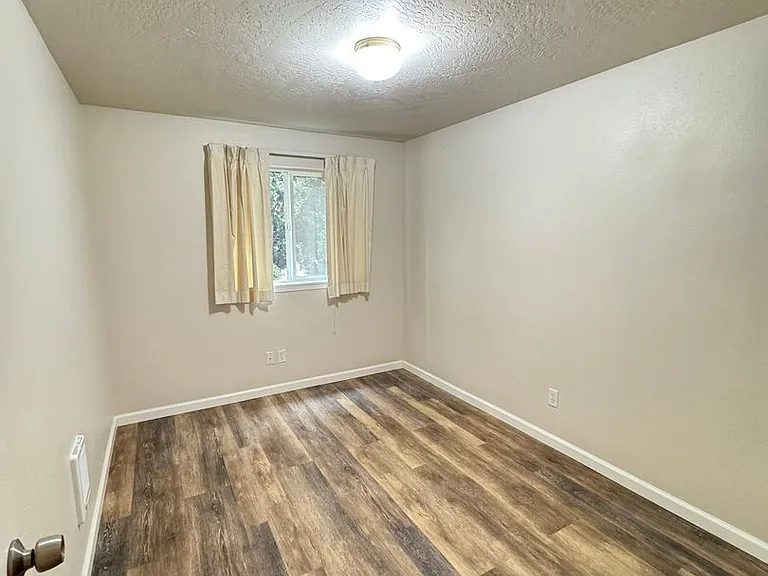 234 NW 21st St — Photo 12