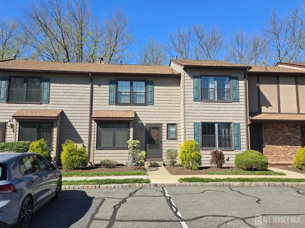 50 Pheasant Run, Edison, NJ 08820