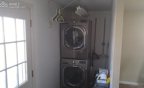 5th image of 2630 Lark Dr