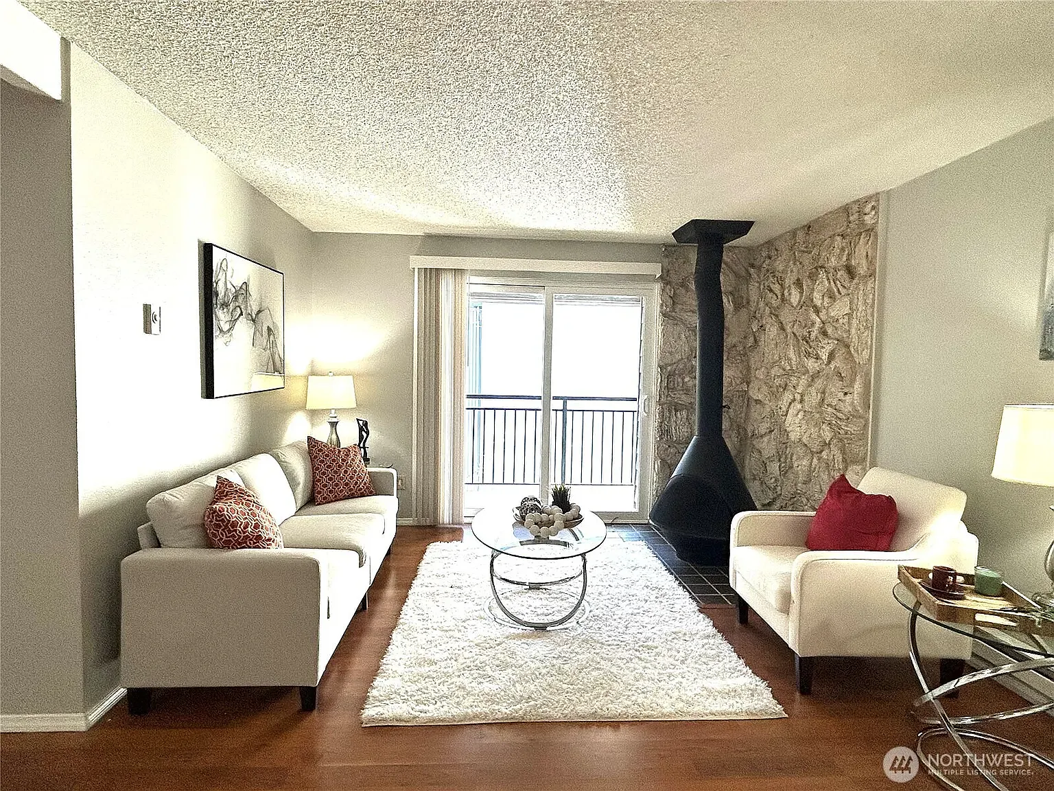 2 bed, 942 sqft, $2,350 — Photo 1