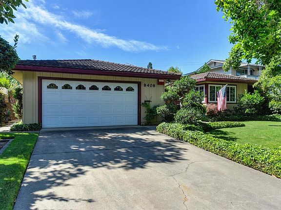 2nd image of 8408 Lake Forest Dr