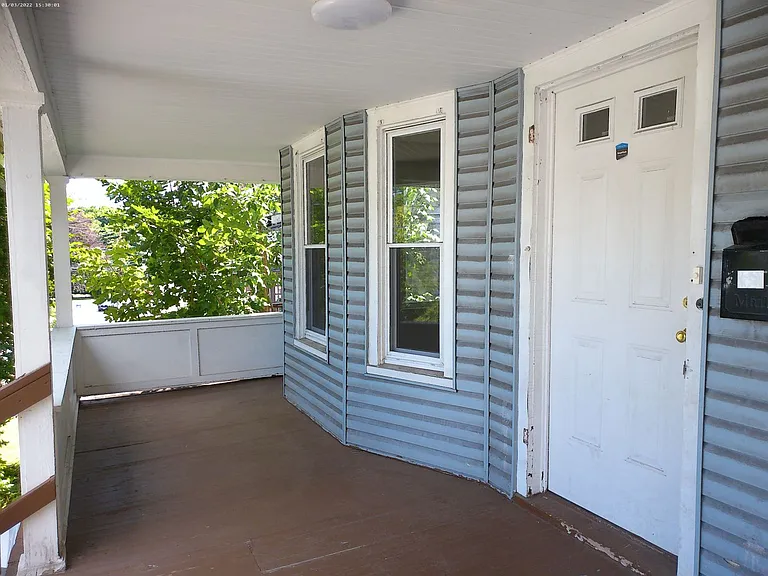 2406 E Genesee St — Photo 5