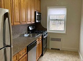 6 Highland Ave #3A, Staten Island, NY 10301