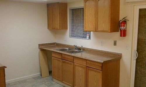 3rd image of 113 Orleans Ct