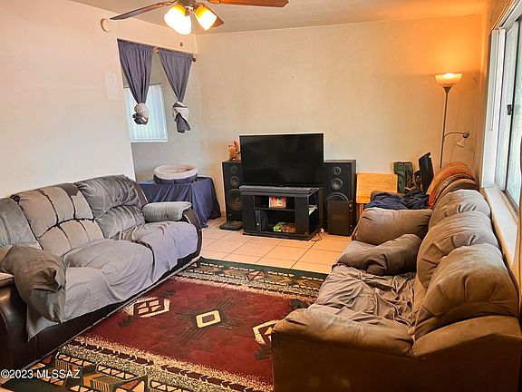 3rd image of 741 W Missouri St