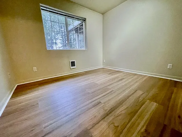10804 NE Holly St #306 — Photo 8