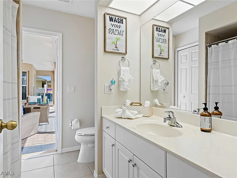 4810 SW 25th Pl — Photo 19