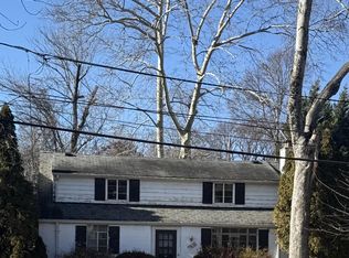 9302 Bulls Run Pkwy, Bethesda, MD 20817