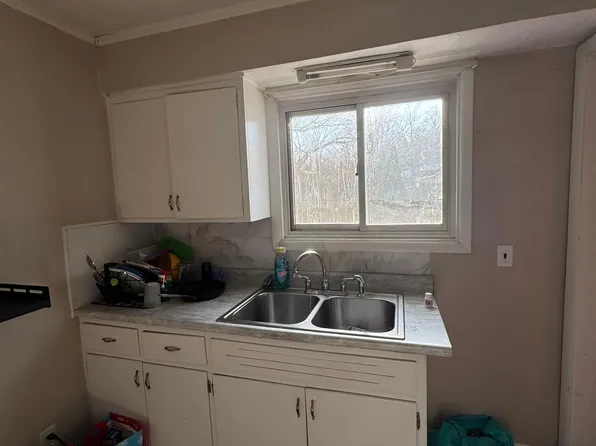 1907 18th St SW, Akron, OH 44314