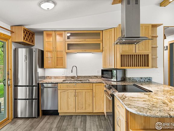 3rd image of 1805 Kinnikinnik Pl