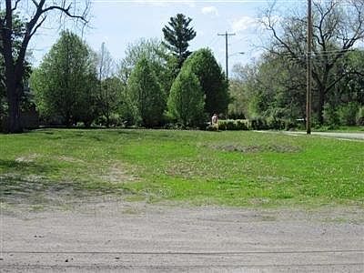 2nd image of 1300 S Main St