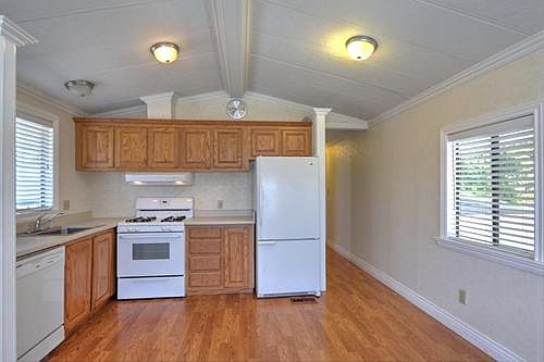 2nd image of 440 Moffett Blvd Spc 26
