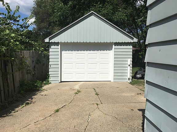 2nd image of 1421 Spencer St NE
