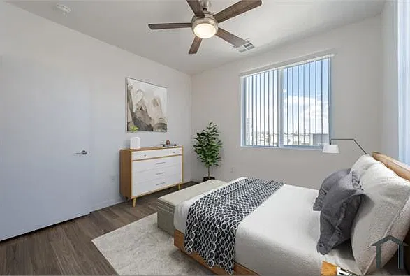 4 bed, 1360 sqft, $1,956 — Photo 4