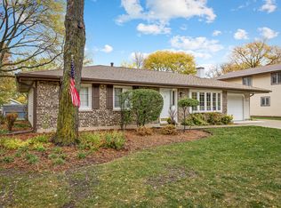 924 W Weathersfield Way, Schaumburg, IL