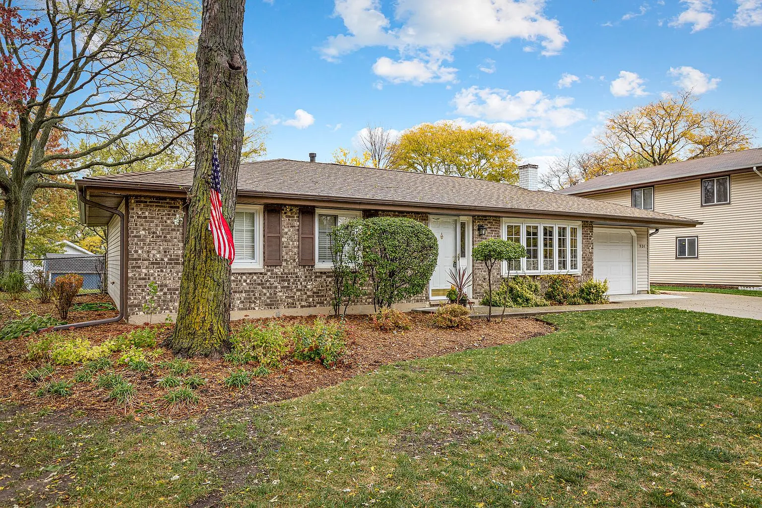 924 W Weathersfield Way photo 1