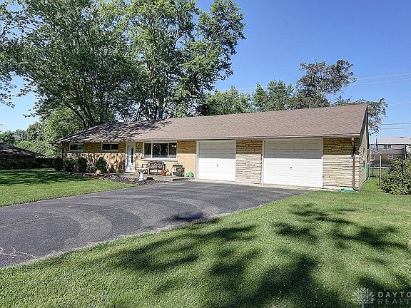 3rd image of 9257 Stephanie St