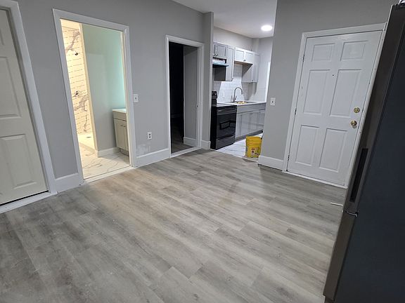 4th image of 176 Rhode Island Ave #1