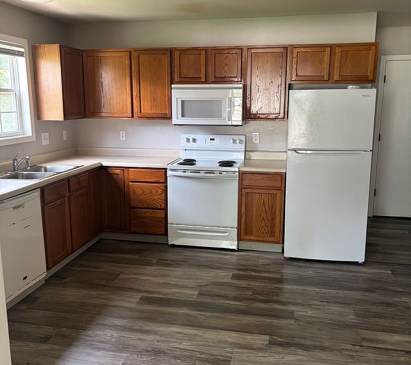 1st image of 2650 E Oakbrook Dr #B