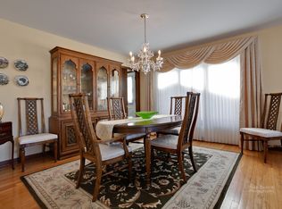 1107 S Church Rd, Mount Prospect, IL 60056