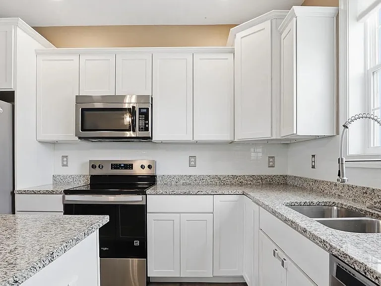182 Hudson Blvd — Photo 11