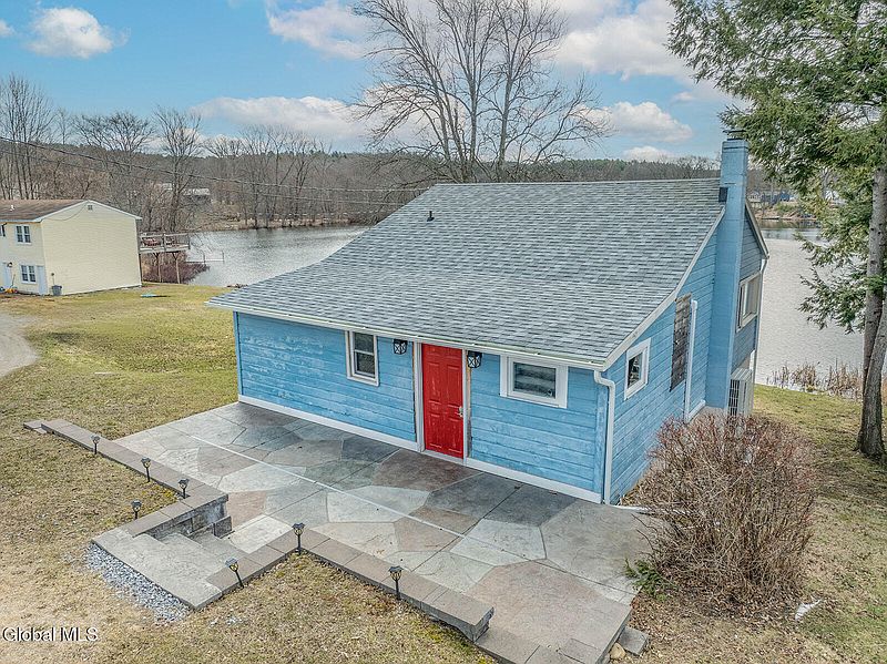 2nd image of 15 Pond Way