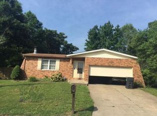 1990 Oak Tree Ln, Cahokia, IL 62206