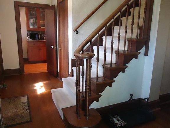 3rd image of 1106 Beverly Hill Dr