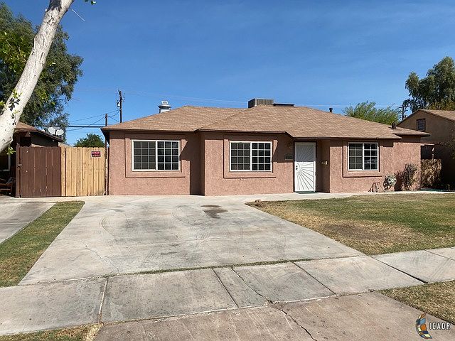 1st image of 1078 W Oleander Ave