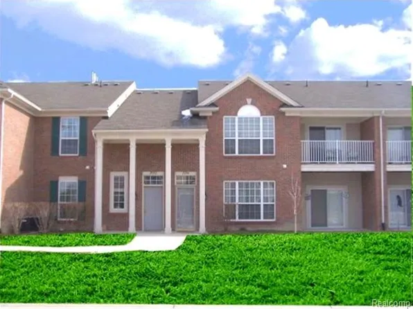 28104 Chesapeake Cir #1, Commerce Township, MI 48390